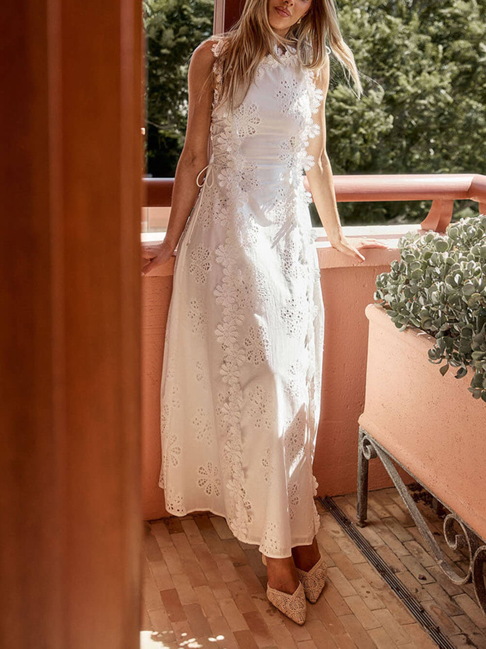Delicate Lace Hook And Lace Up Sides Maxi Dress